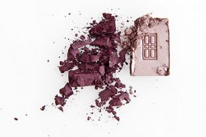 Yves Rocher beauty product photography, 2 shades of eyeshadow